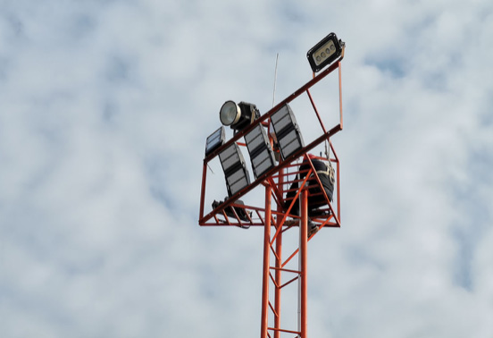 LED High Mast Light Standards Стандарди за осветлување на LED високи јарболи
